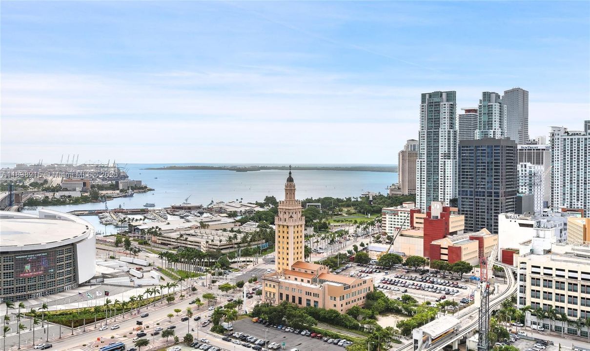 Recently Rented: $5,450 (1 beds, 2 baths, 1254 Square Feet)