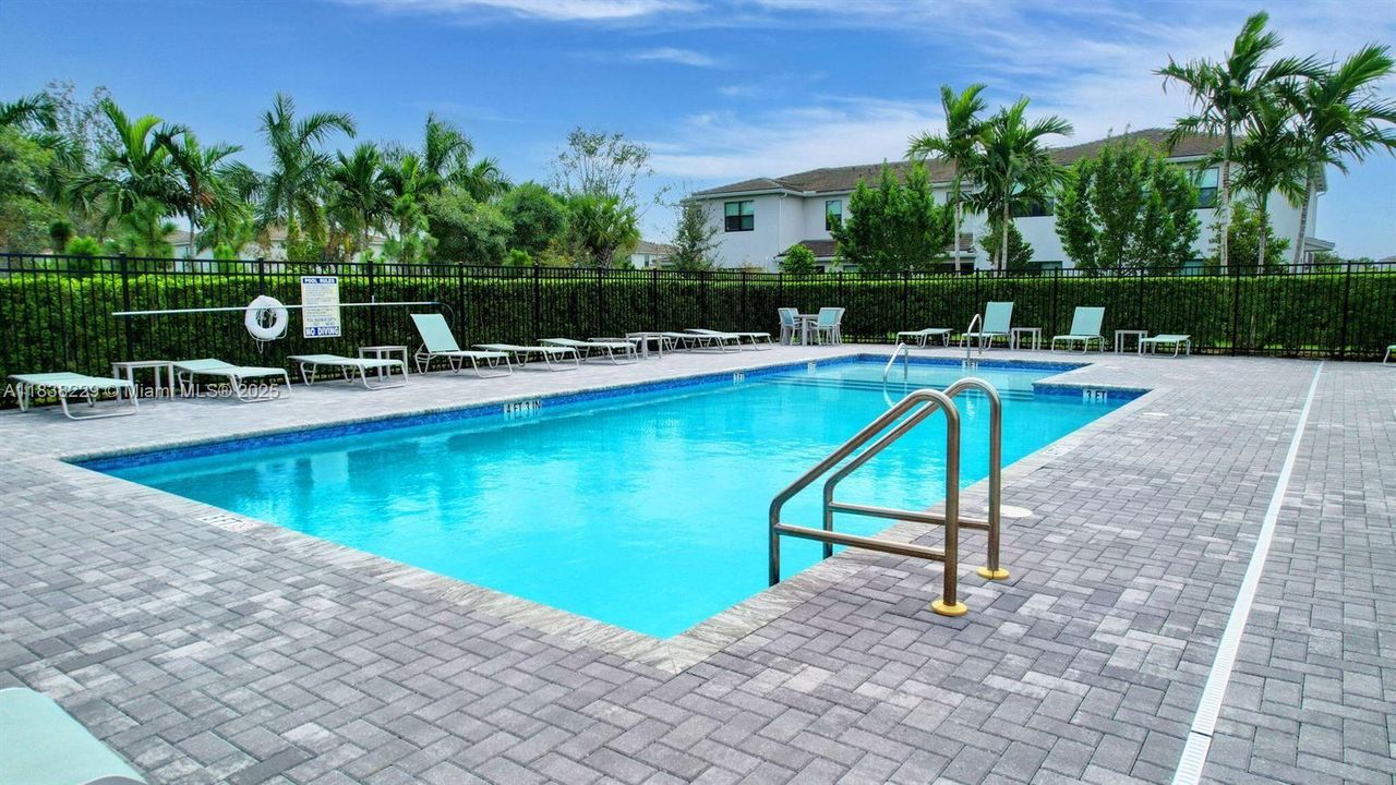 待售: $650,000 (3 贝兹, 2 浴室, 2317 平方英尺)