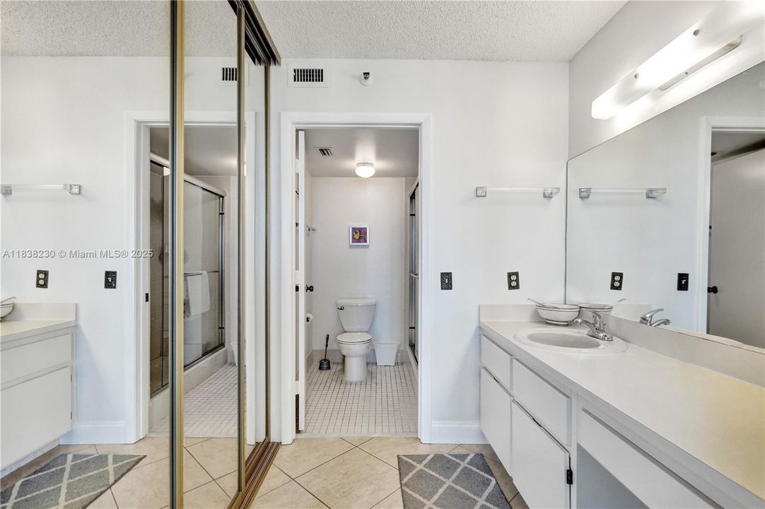 Activo con contrato: $249,000 (2 camas, 2 baños, 1222 Pies cuadrados)