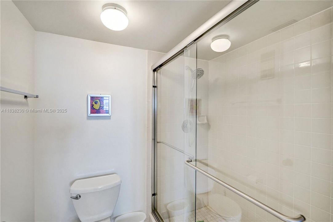 Activo con contrato: $249,000 (2 camas, 2 baños, 1222 Pies cuadrados)