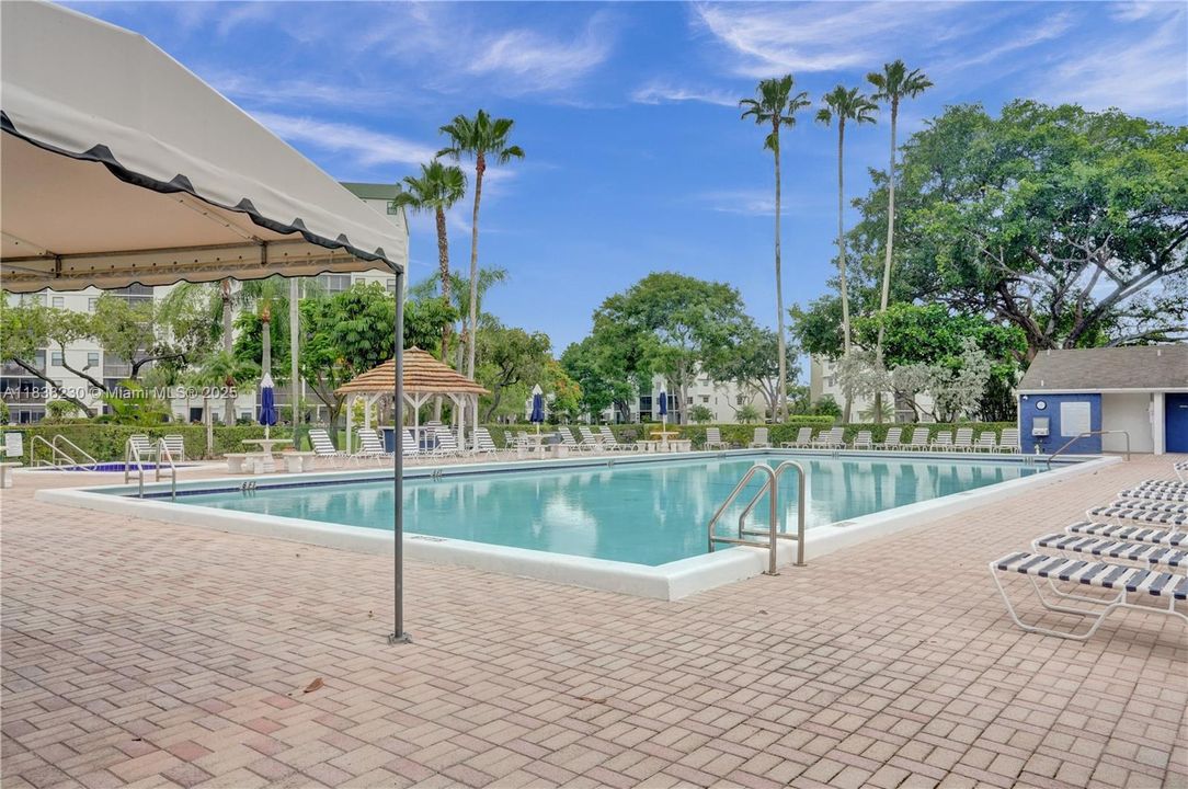 Activo con contrato: $249,000 (2 camas, 2 baños, 1222 Pies cuadrados)