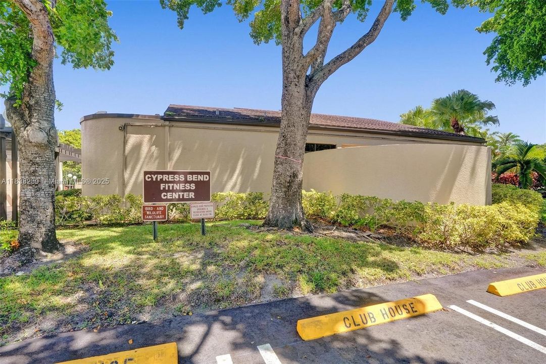 Activo con contrato: $249,000 (2 camas, 2 baños, 1222 Pies cuadrados)