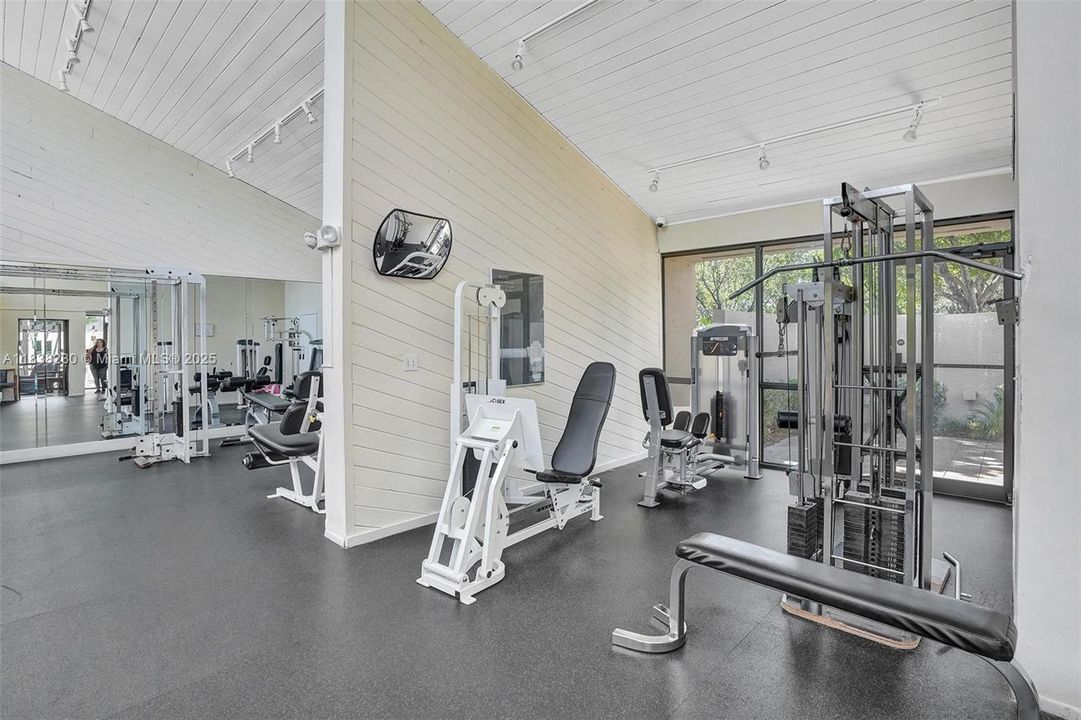 Activo con contrato: $249,000 (2 camas, 2 baños, 1222 Pies cuadrados)