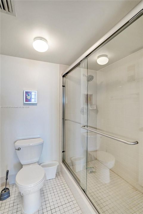 Activo con contrato: $249,000 (2 camas, 2 baños, 1222 Pies cuadrados)