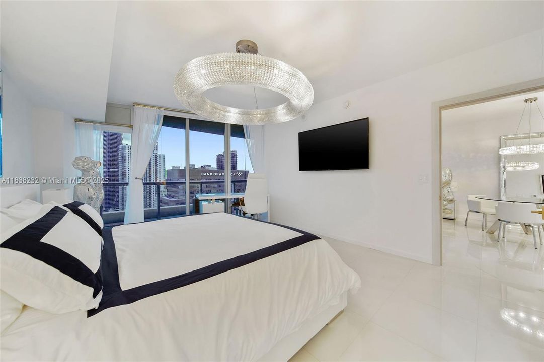 For Rent: $4,695 (1 beds, 1 baths, 1035 Square Feet)