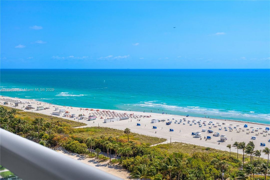 Recently Sold: $2,300,000 (1 beds, 1 baths, 821 Square Feet)