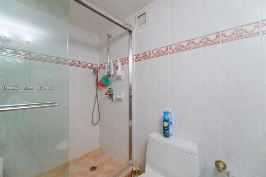 待售: $755,000 (2 贝兹, 2 浴室, 1360 平方英尺)