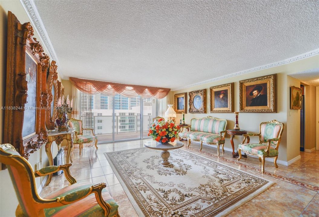 待售: $755,000 (2 贝兹, 2 浴室, 1360 平方英尺)