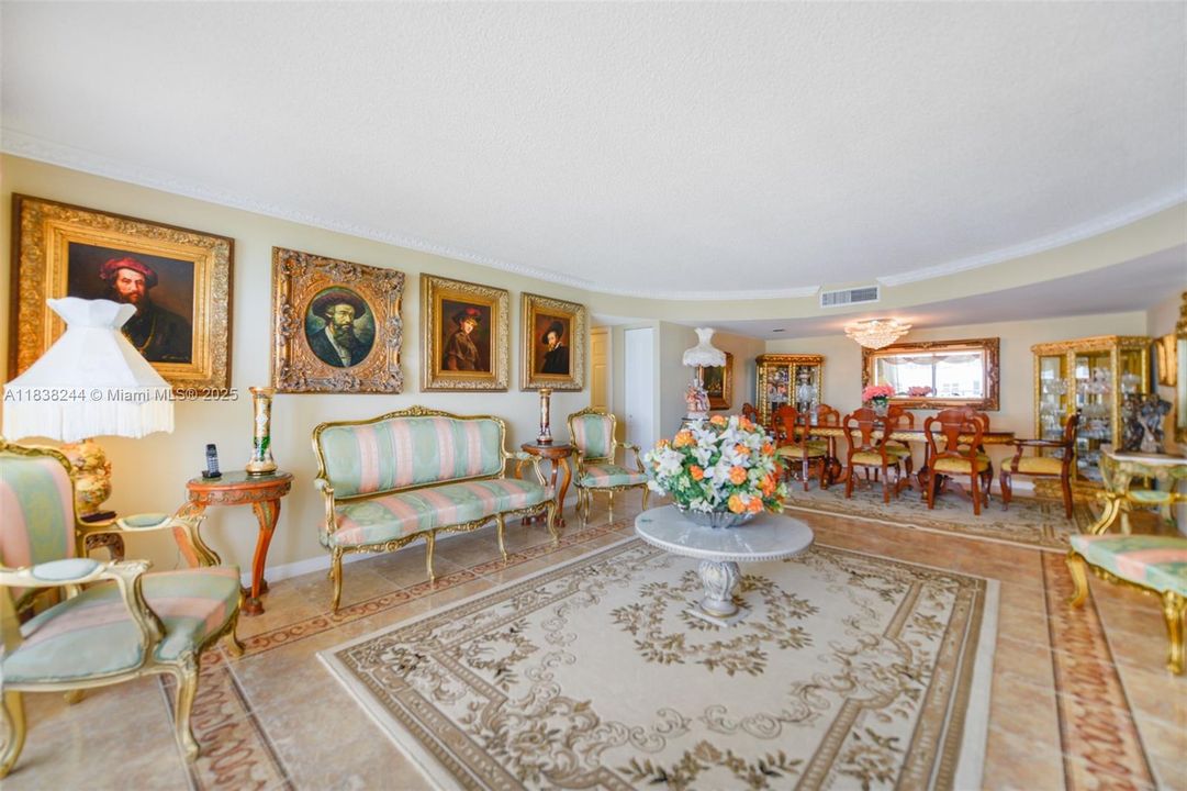 待售: $755,000 (2 贝兹, 2 浴室, 1360 平方英尺)