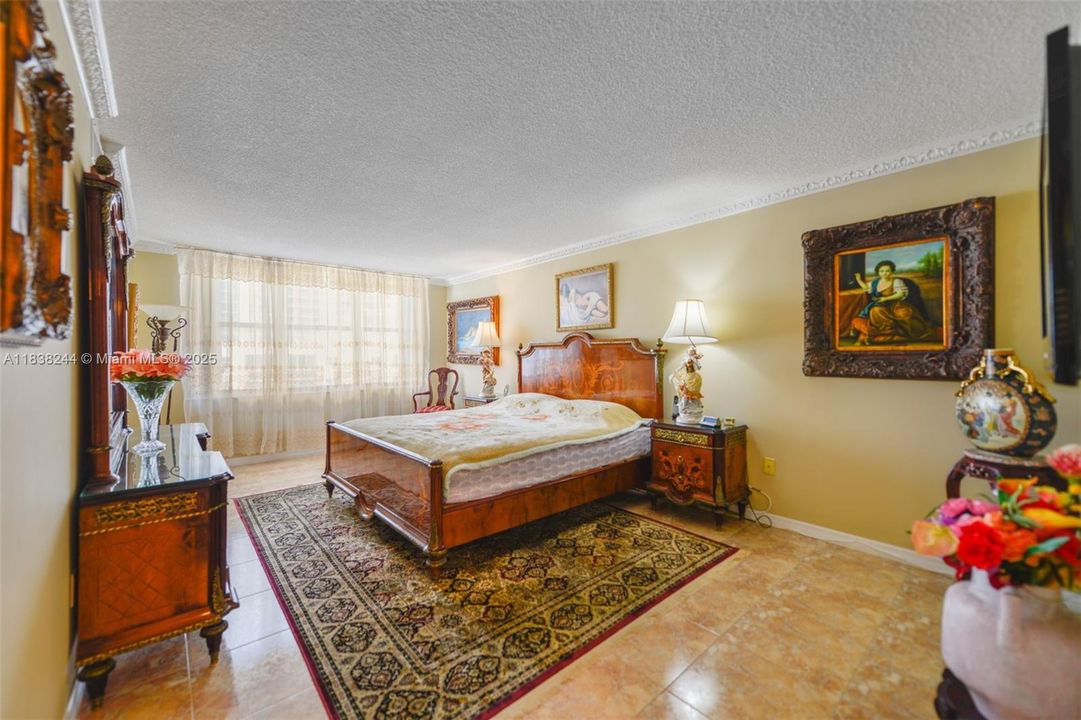 待售: $755,000 (2 贝兹, 2 浴室, 1360 平方英尺)