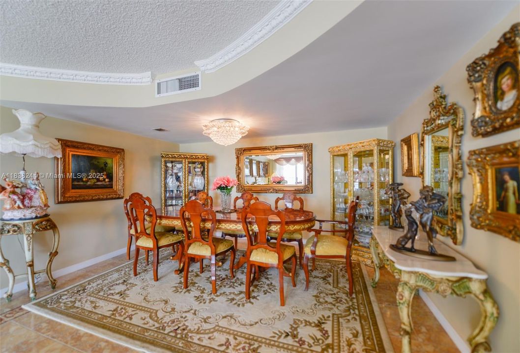 待售: $755,000 (2 贝兹, 2 浴室, 1360 平方英尺)