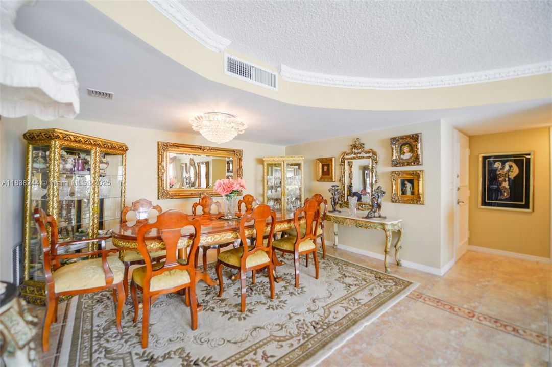 待售: $755,000 (2 贝兹, 2 浴室, 1360 平方英尺)