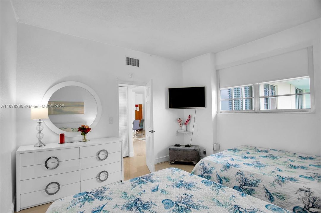 最近售出: $425,000 (1 贝兹, 1 浴室, 789 平方英尺)