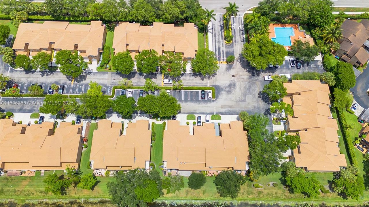 Под контрактом: $449,000 (4 спален, 2 ванн, 1953 Квадратных фут)