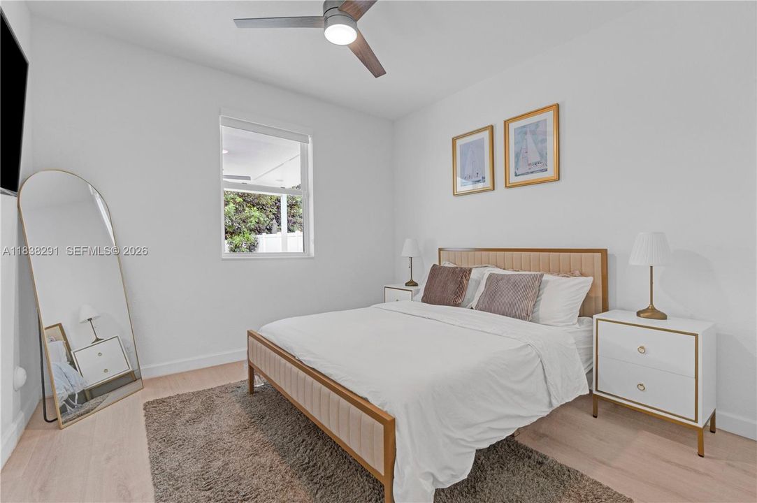 For Sale: $799,000 (5 beds, 3 baths, 2640 Square Feet)
