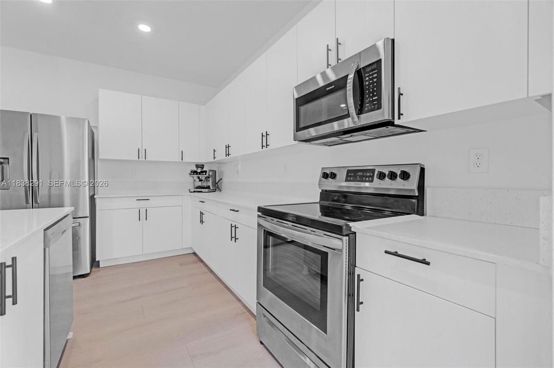 For Sale: $799,000 (5 beds, 3 baths, 2640 Square Feet)