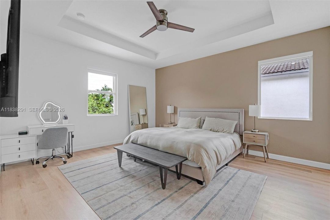 For Sale: $799,000 (5 beds, 3 baths, 2640 Square Feet)