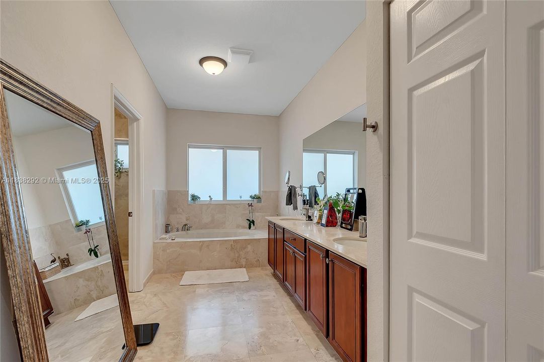 Approx measurements 12.11 x16.5