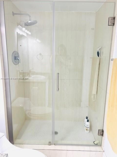 For Sale: $310,000 (2 beds, 2 baths, 996 Square Feet)