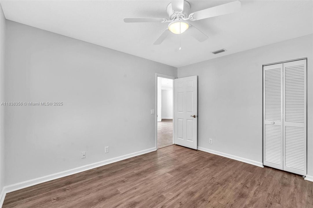 Activo con contrato: $1,050,000 (5 camas, 3 baños, 2956 Pies cuadrados)