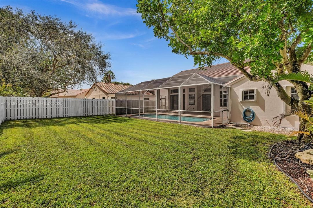 Activo con contrato: $1,050,000 (5 camas, 3 baños, 2956 Pies cuadrados)