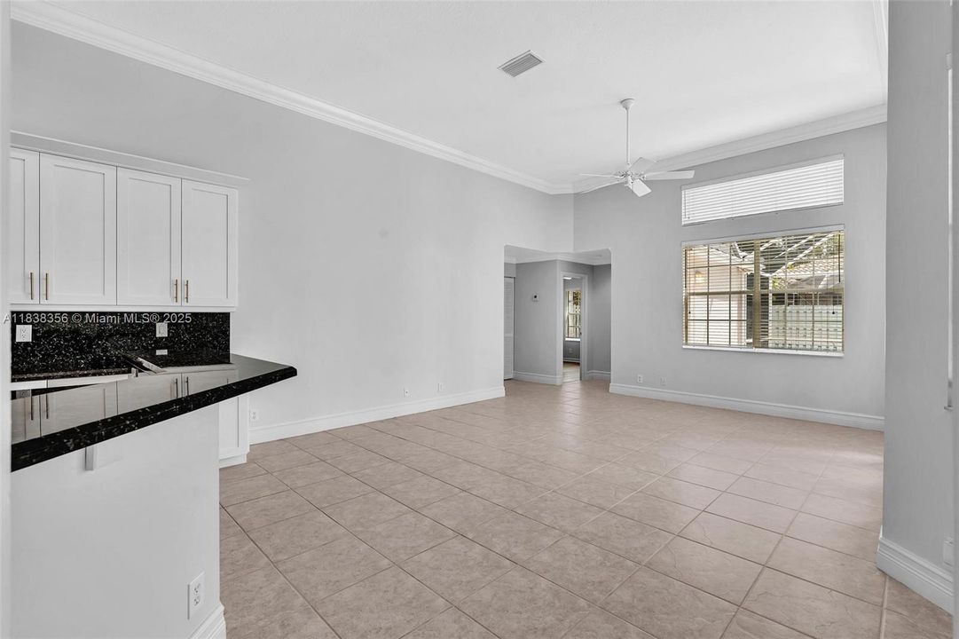 Activo con contrato: $1,050,000 (5 camas, 3 baños, 2956 Pies cuadrados)