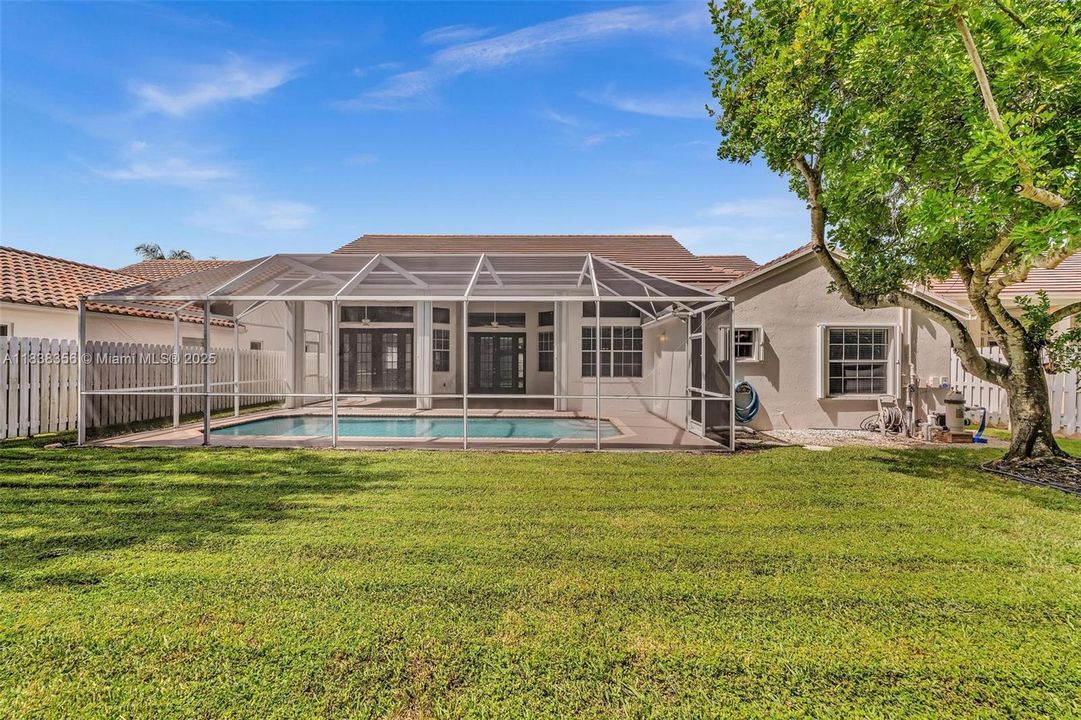 Activo con contrato: $1,050,000 (5 camas, 3 baños, 2956 Pies cuadrados)