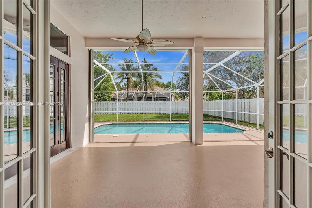 Activo con contrato: $1,050,000 (5 camas, 3 baños, 2956 Pies cuadrados)