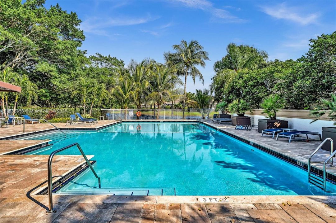 Activo con contrato: $1,050,000 (5 camas, 3 baños, 2956 Pies cuadrados)