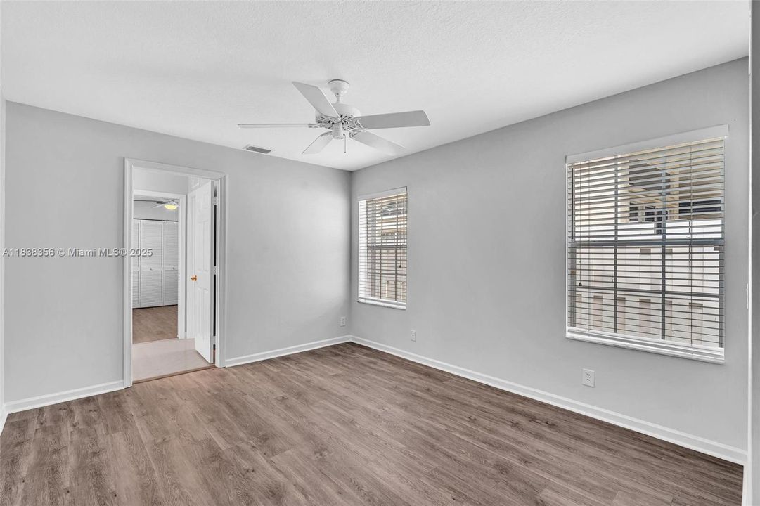 Activo con contrato: $1,050,000 (5 camas, 3 baños, 2956 Pies cuadrados)