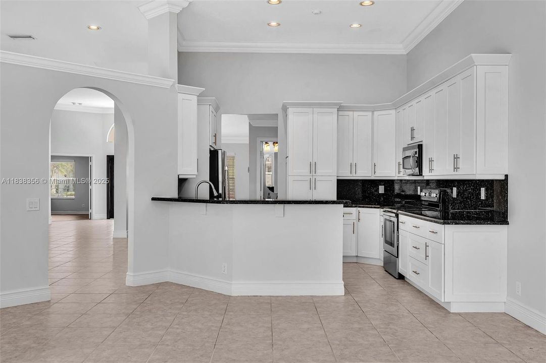 Activo con contrato: $1,050,000 (5 camas, 3 baños, 2956 Pies cuadrados)