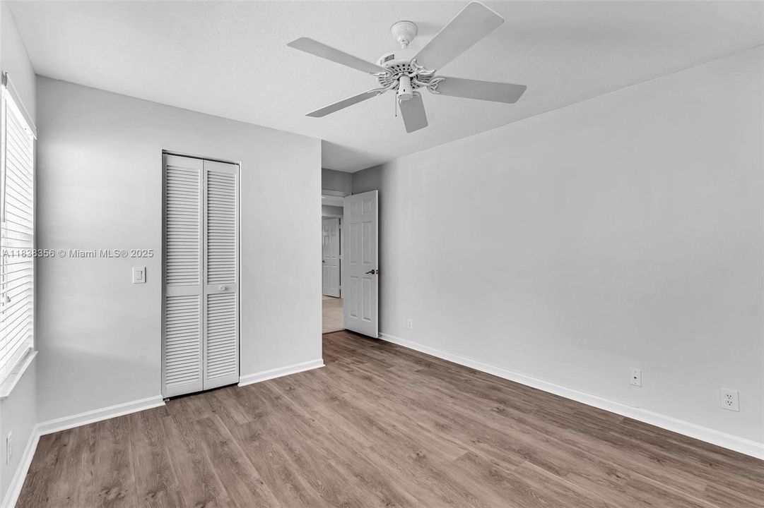 Activo con contrato: $1,050,000 (5 camas, 3 baños, 2956 Pies cuadrados)