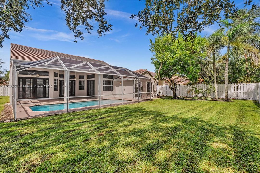 Activo con contrato: $1,050,000 (5 camas, 3 baños, 2956 Pies cuadrados)