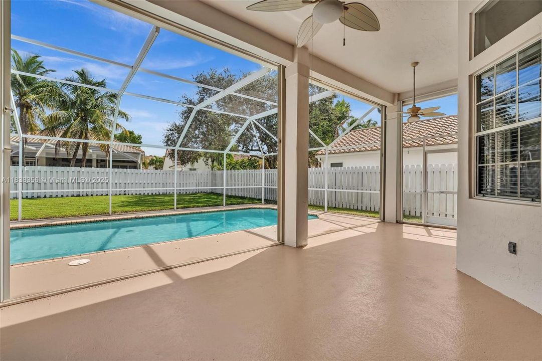 Activo con contrato: $1,050,000 (5 camas, 3 baños, 2956 Pies cuadrados)