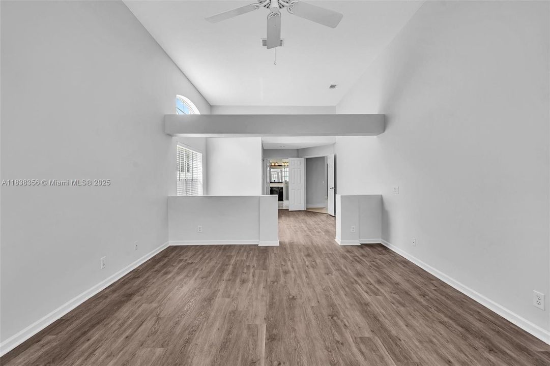 Activo con contrato: $1,050,000 (5 camas, 3 baños, 2956 Pies cuadrados)