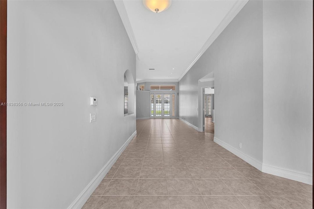 Activo con contrato: $1,050,000 (5 camas, 3 baños, 2956 Pies cuadrados)