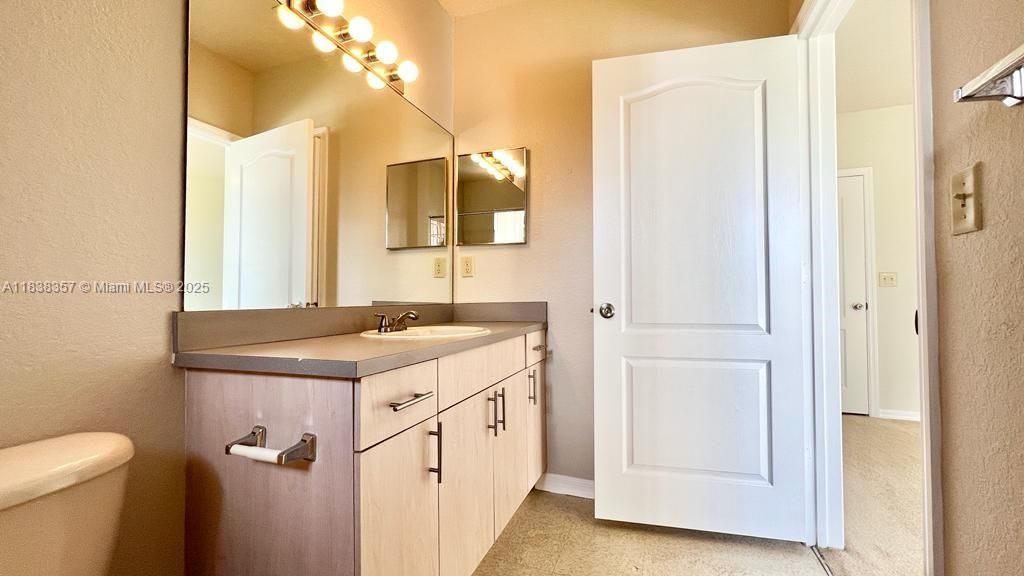 Recently Rented: $2,150 (2 beds, 2 baths, 1288 Square Feet)