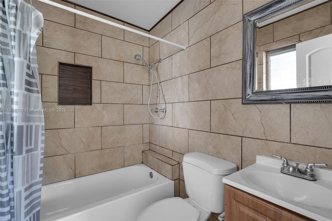 Recently Rented: $3,000 (3 beds, 2 baths, 1145 Square Feet)