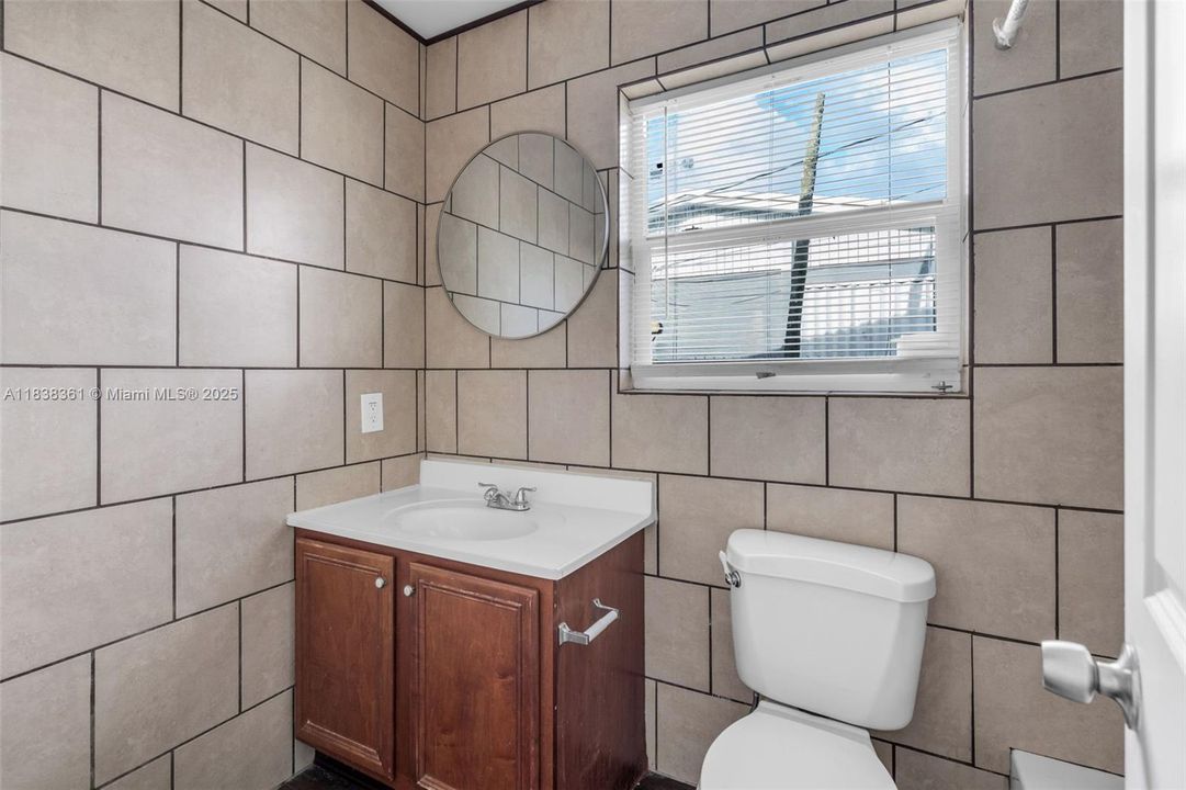 Recently Rented: $3,000 (3 beds, 2 baths, 1145 Square Feet)