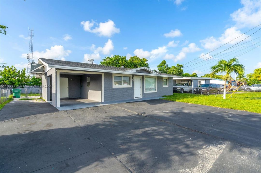 Recently Rented: $3,000 (3 beds, 2 baths, 1145 Square Feet)