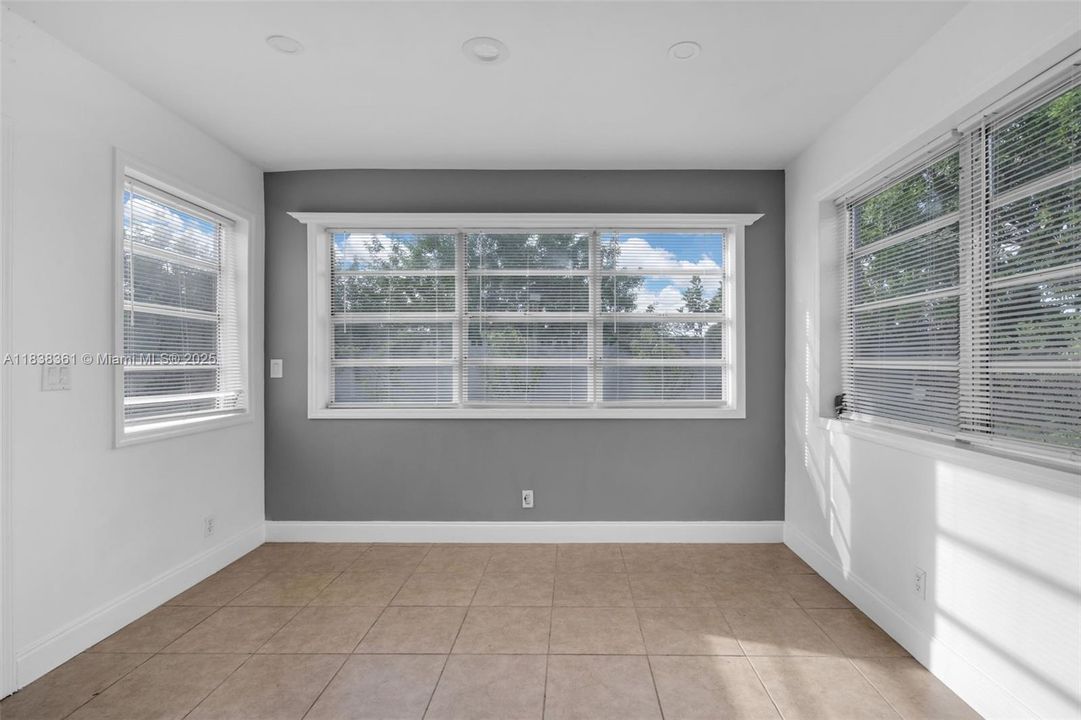 Recently Rented: $3,000 (3 beds, 2 baths, 1145 Square Feet)