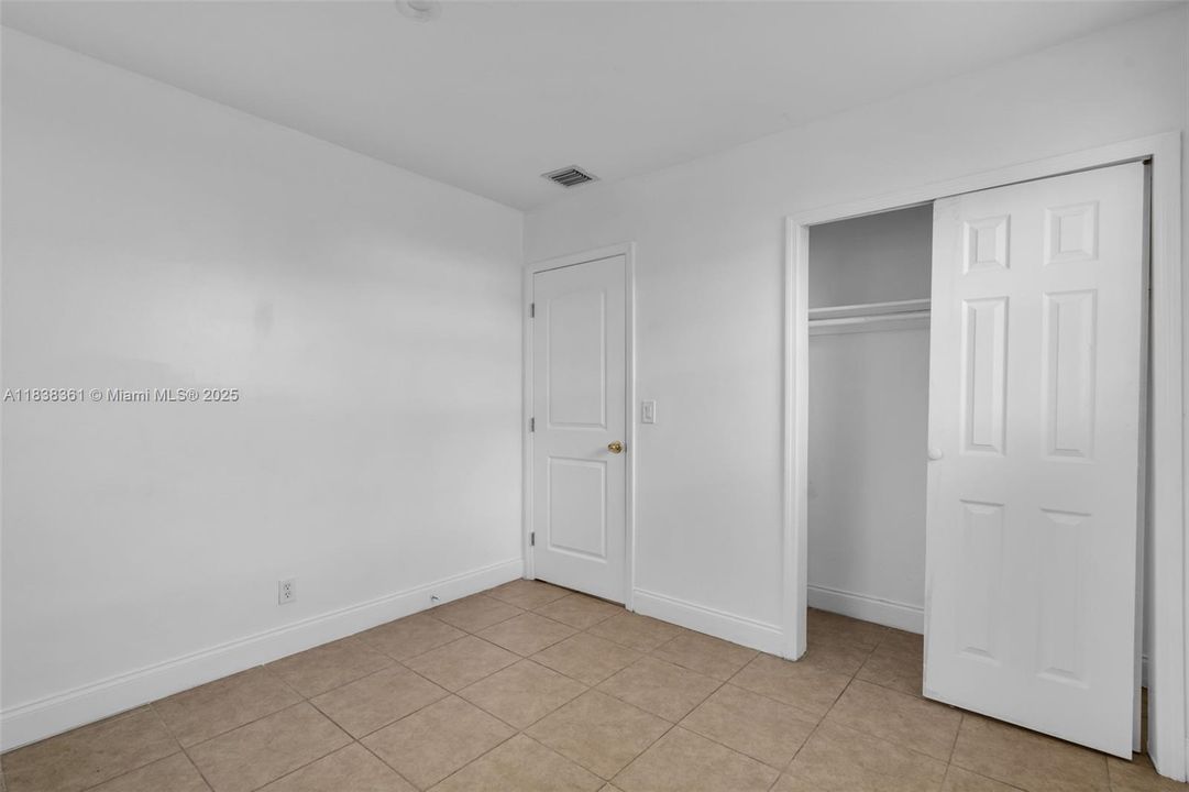 Recently Rented: $3,000 (3 beds, 2 baths, 1145 Square Feet)