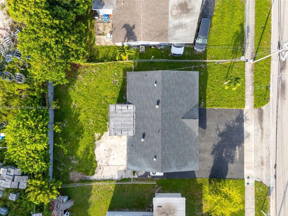 Recently Rented: $3,000 (3 beds, 2 baths, 1145 Square Feet)