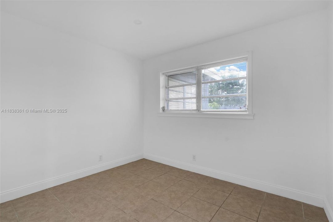 Recently Rented: $3,000 (3 beds, 2 baths, 1145 Square Feet)