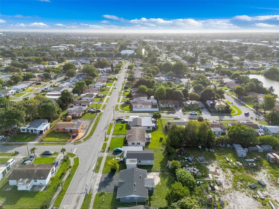 Recently Rented: $3,000 (3 beds, 2 baths, 1145 Square Feet)