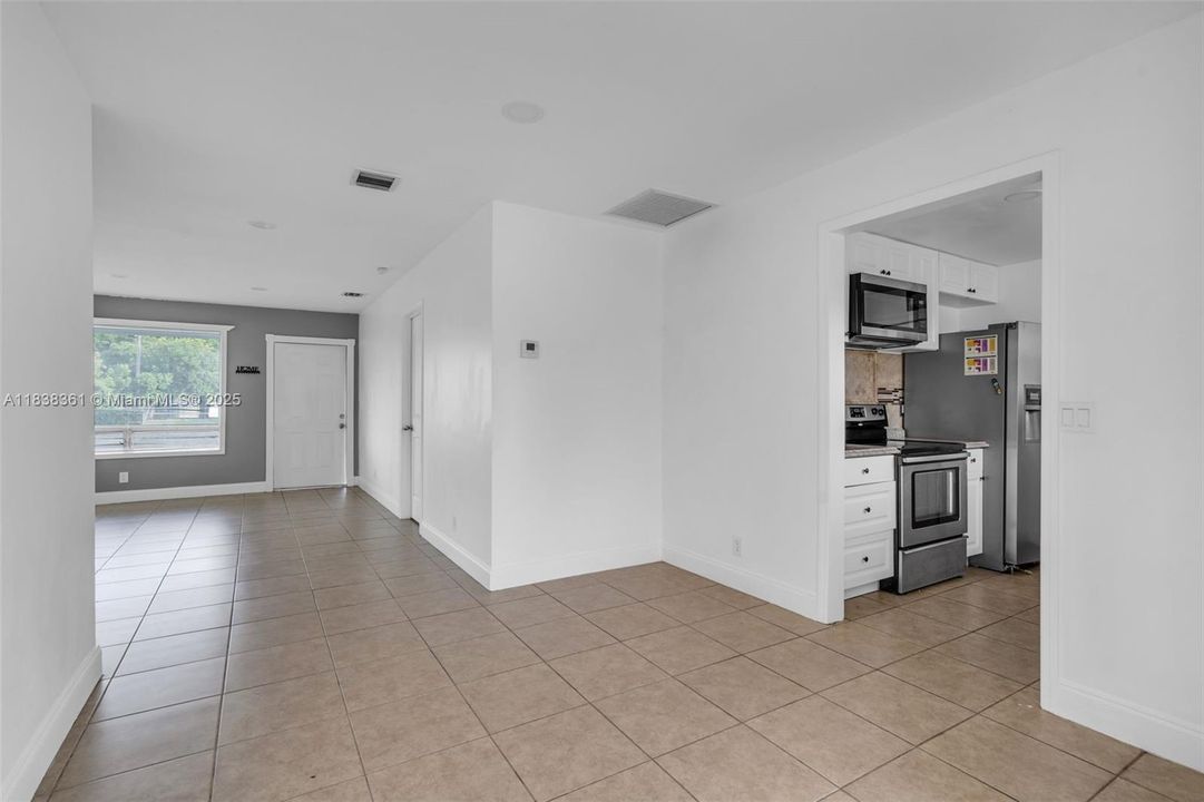 Recently Rented: $3,000 (3 beds, 2 baths, 1145 Square Feet)