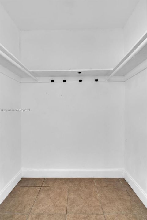 Recently Rented: $3,000 (3 beds, 2 baths, 1145 Square Feet)