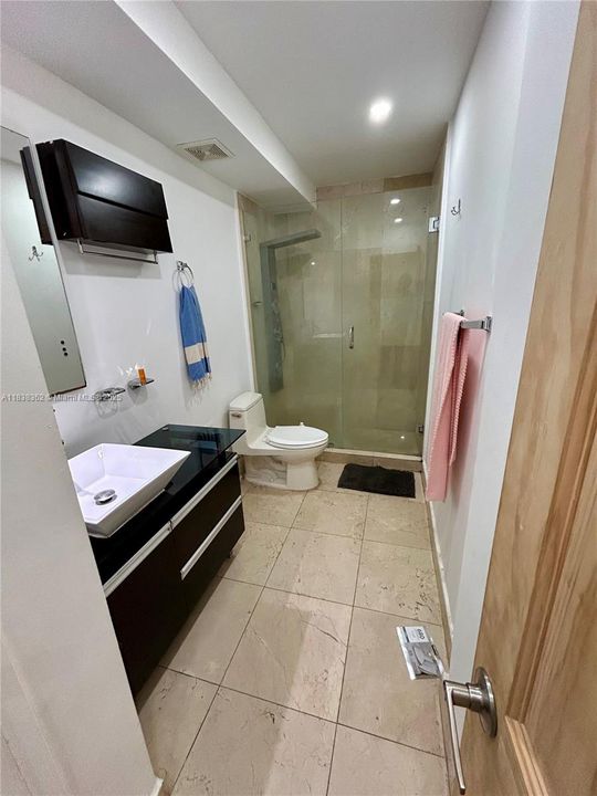 En Venta: $549,770 (2 camas, 2 baños, 980 Pies cuadrados)