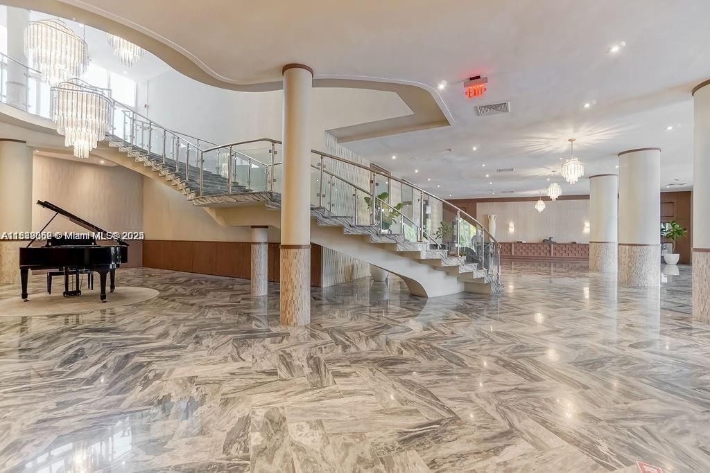 En Venta: $549,770 (2 camas, 2 baños, 980 Pies cuadrados)