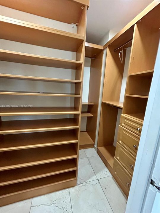 En Venta: $549,770 (2 camas, 2 baños, 980 Pies cuadrados)